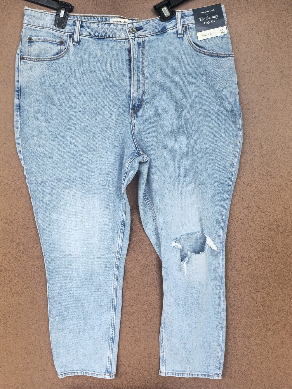 Abercrombie & Fitch Light Blue Skinny Jeans with Knee Distress Sz 34 18S NWT
